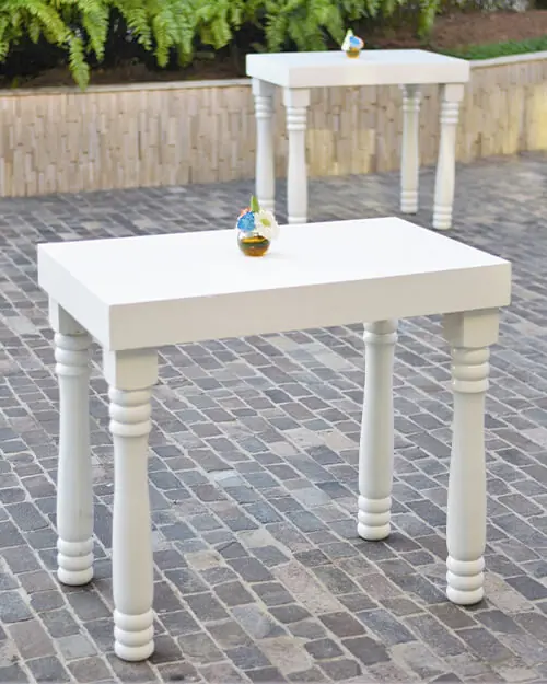 turned leg cocktail table